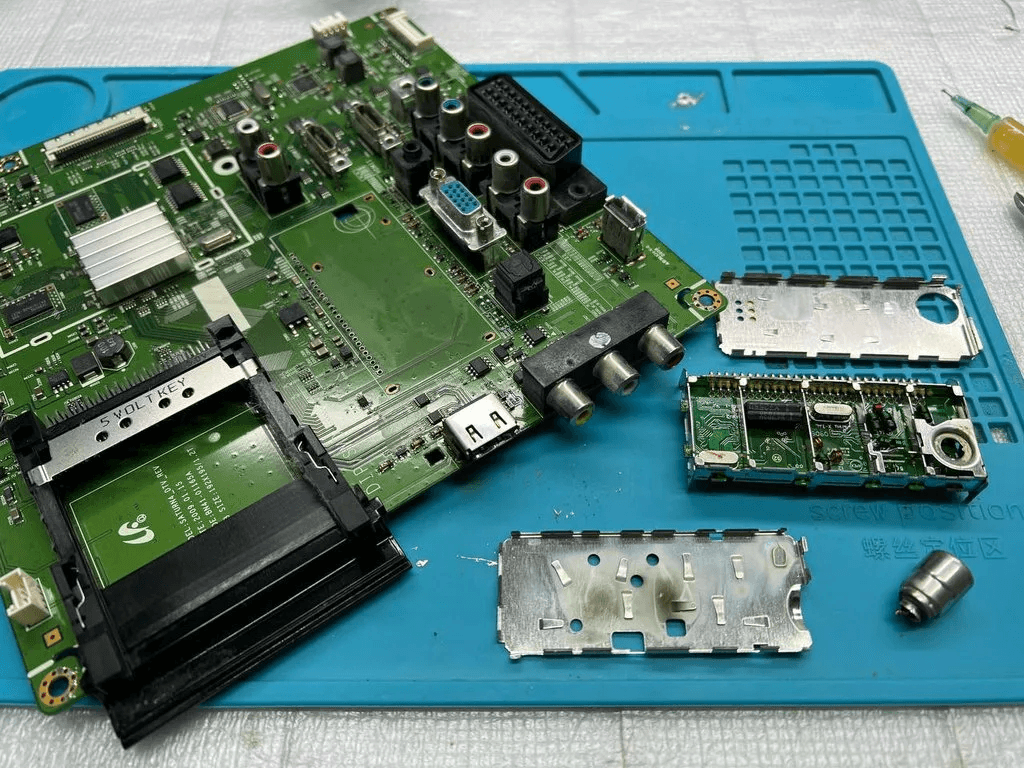 Замена или восстановление основной платы в Волгограде - Ремонт телевизоров | Мобилка